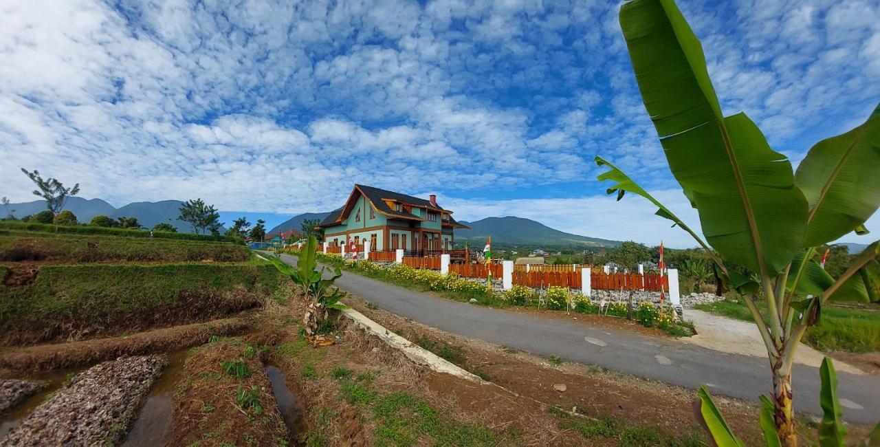 Kopa Hilltop - Family Guest Home Ruteng Bagian luar foto