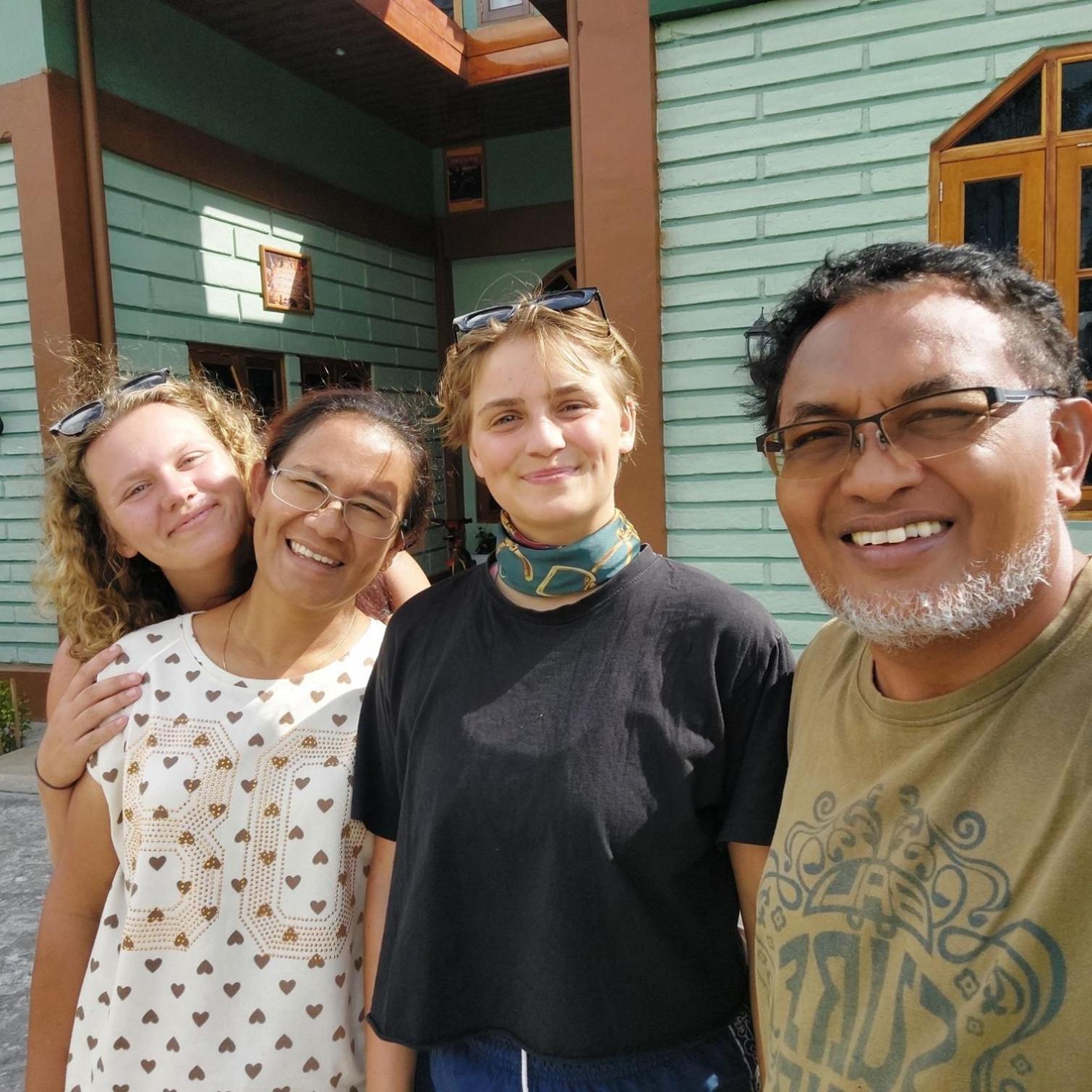 Kopa Hilltop - Family Guest Home Ruteng Bagian luar foto