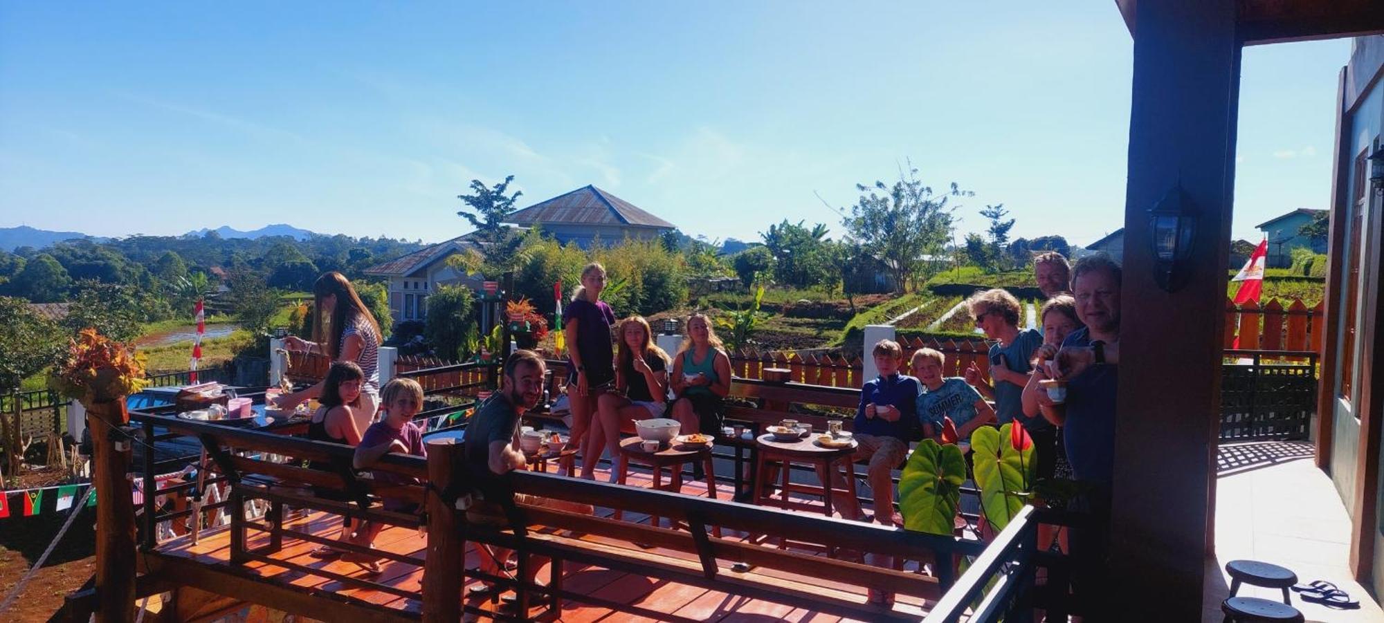 Kopa Hilltop - Family Guest Home Ruteng Bagian luar foto
