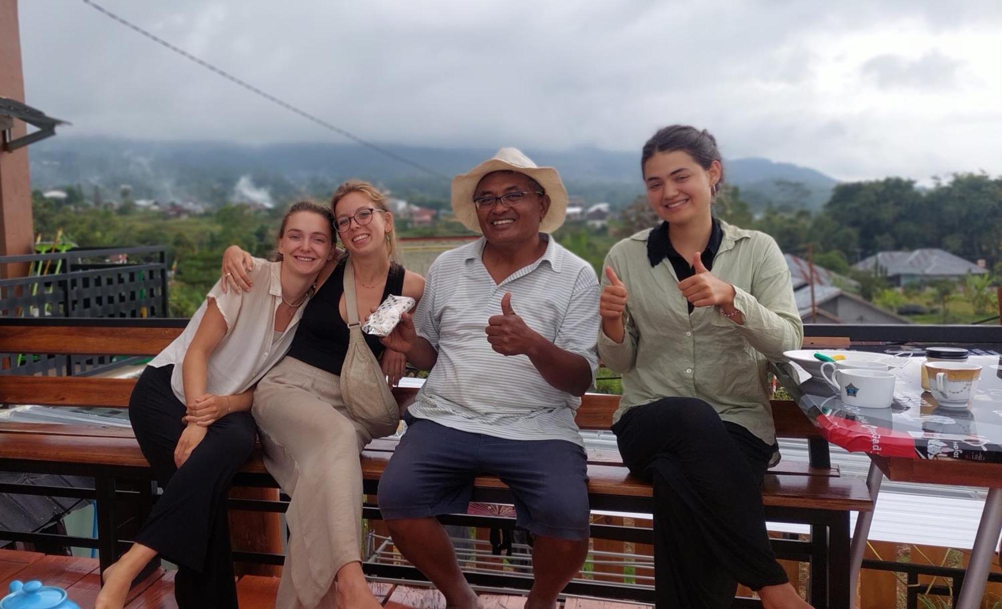 Kopa Hilltop - Family Guest Home Ruteng Bagian luar foto